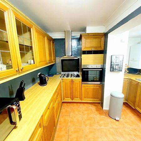 Gravesend 2 Bedroom Spacious Stylish Apartment - Sleeps Upto 6 - 2 Min Walk To Station Kültér fotó